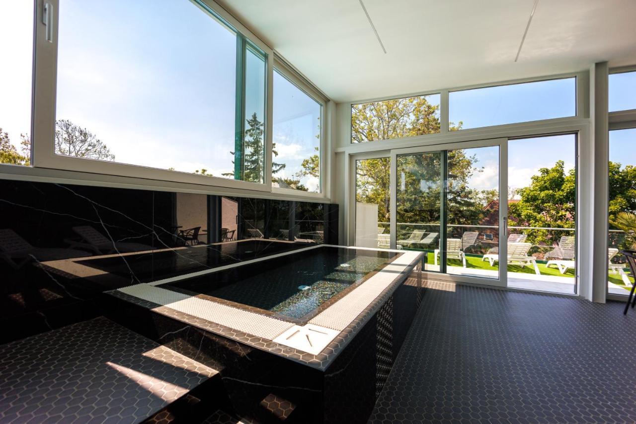 Villa Bauhaus Penthouse Wellness Apartman Siofok Exterior photo